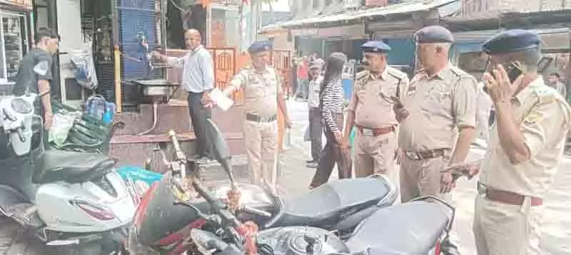 Chamba पुलिस ने अवैध पार्किंग और अतिक्रमण पर कार्रवाई की Chamba पुलिस ने अवैध पार्किंग और अतिक्रमण पर कार्रवाई की