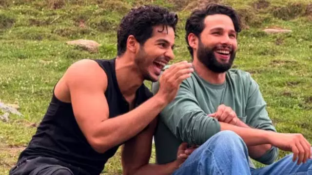 ‘Cuties’ सिद्धांत और ईशान की दोस्ती पर आया कैटरीना कैफ का रिएक्शन ‘Cuties’ सिद्धांत और ईशान की दोस्ती पर आया कैटरीना कैफ का रिएक्शन