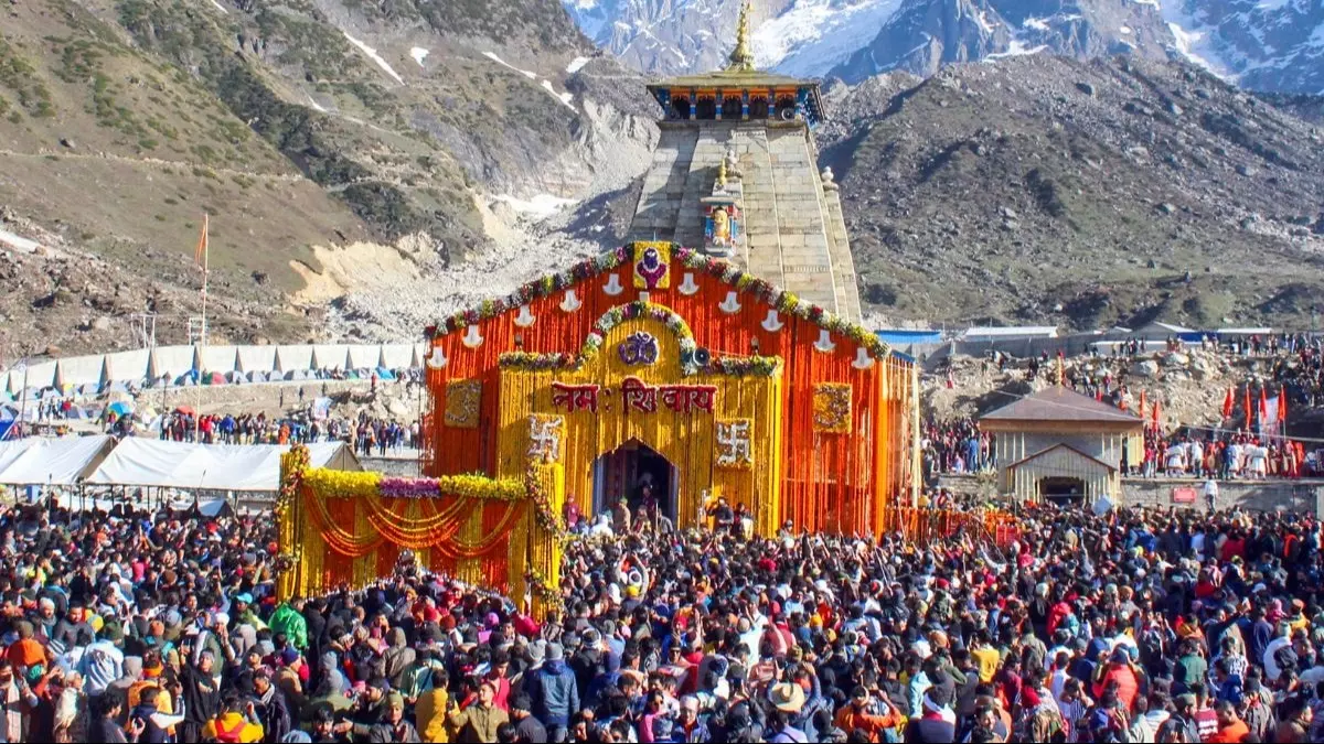 Kedarnath पहुंचे 10 लाख श्रद्धालु, चारधाम यात्रा में उमड़ा जनसैलाब Kedarnath पहुंचे 10 लाख श्रद्धालु, चारधाम यात्रा में उमड़ा जनसैलाब