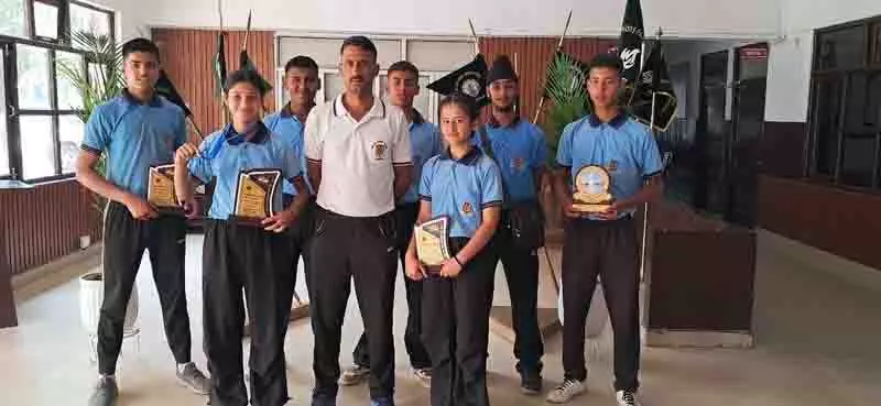 कैडेट पलक ने NCC के वार्षिक कैंप में चमकाया जलवा, जीता स्वर्ण पदक कैडेट पलक ने NCC के वार्षिक कैंप में चमकाया जलवा, जीता स्वर्ण पदक