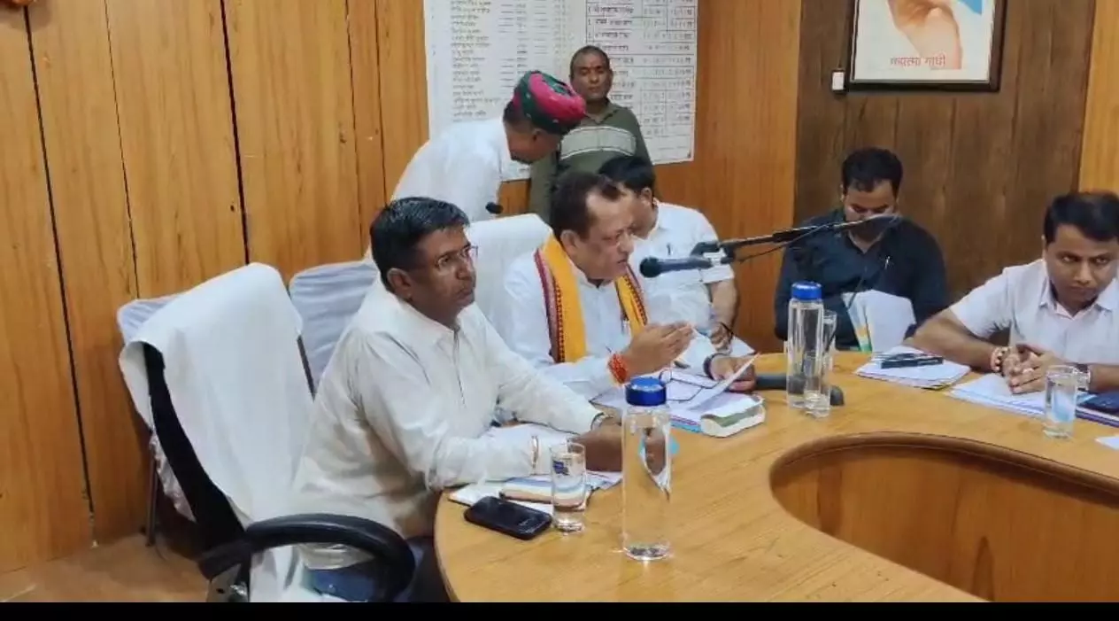 Jaipur: जलभराव रोकने को जोराराम कुमावत ने उठाई नालों की सफाई की मांग Jaipur: जलभराव रोकने को जोराराम कुमावत ने उठाई नालों की सफाई की मांग