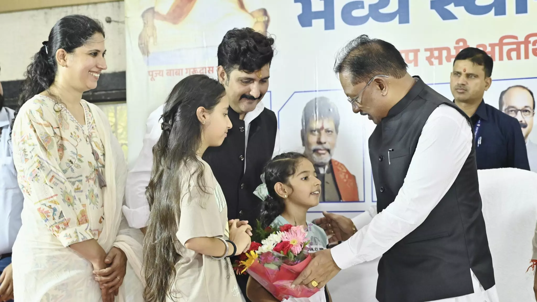 झूलेलाल धाम में आयोजित भव्य स्वास्थ्य शिविर में शामिल हुए CM विष्णुदेव साय झूलेलाल धाम में आयोजित भव्य स्वास्थ्य शिविर में शामिल हुए CM विष्णुदेव साय