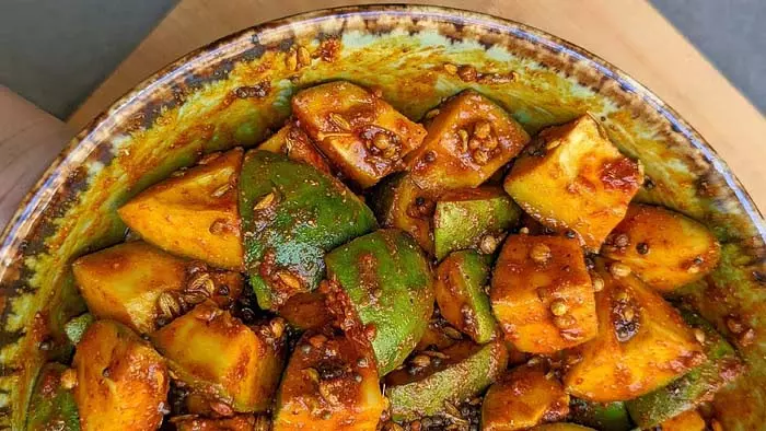 गर्मियों की खास सौगात: जानिए आसान और टेस्टी अचार बनाने की विधि गर्मियों की खास सौगात: जानिए आसान और टेस्टी अचार बनाने की विधि