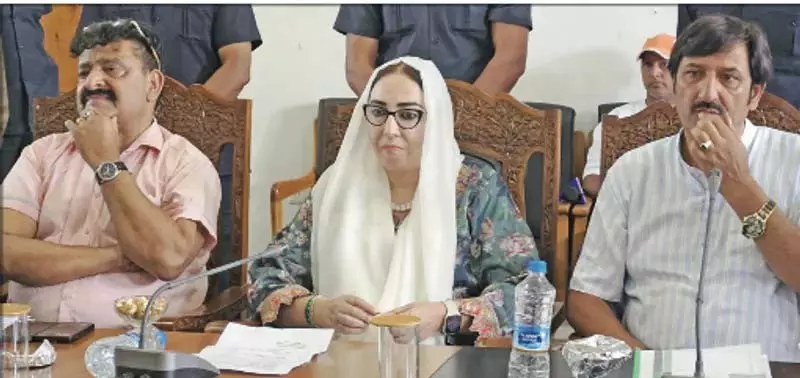 Jammu: दरख्शां अंद्राबी ने अनंतनाग में पेशेवरों की बैठक की अध्यक्षता की Jammu: दरख्शां अंद्राबी ने अनंतनाग में पेशेवरों की बैठक की अध्यक्षता की
