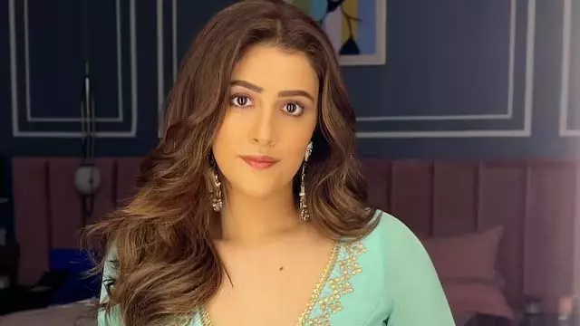 Nupur Sanon : छोड़ा मेकअप, उठाया ब्यूटी चैलेंज – जानिए क्यों Nupur Sanon : छोड़ा मेकअप, उठाया ब्यूटी चैलेंज – जानिए क्यों