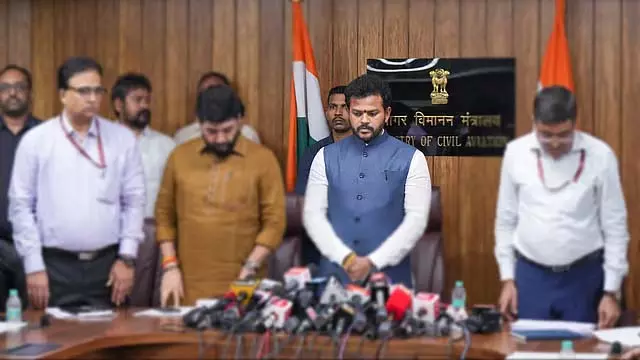 गुजरात विमान दुर्घटना की जांच के लिए 3 महीने का समय : केंद्रीय मंत्री ने की पुष्टि गुजरात विमान दुर्घटना की जांच के लिए 3 महीने का समय : केंद्रीय मंत्री ने की पुष्टि