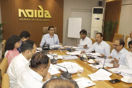 नोएडा प्राधिकरण की 218वीं बोर्ड बैठक में लिए गए अहम फैसले, जर्जर इमारतों का भी होगा पुनर्विकास नोएडा प्राधिकरण की 218वीं बोर्ड बैठक में लिए गए अहम फैसले, जर्जर इमारतों का भी होगा पुनर्विकास