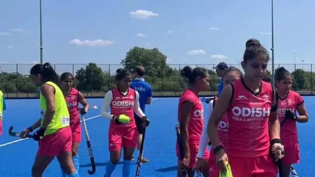 Pro League : महिला हॉकी टीम को झटका, ऑस्ट्रेलिया ने 3-2 से हराया Pro League : महिला हॉकी टीम को झटका, ऑस्ट्रेलिया ने 3-2 से हराया