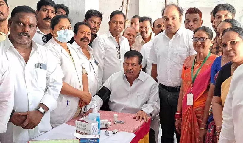 मौसमी बीमारियों से लोग रहें सतर्क : MLA Muta Gopal मौसमी बीमारियों से लोग रहें सतर्क : MLA Muta Gopal