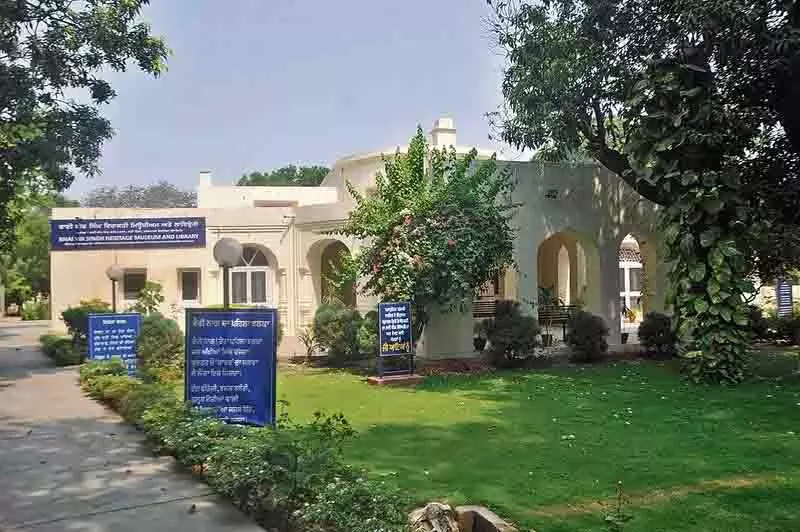 भाई Vir Singh निवास स्थान उनकी विरासत को संरक्षित करने का प्रयास करता भाई Vir Singh निवास स्थान उनकी विरासत को संरक्षित करने का प्रयास करता