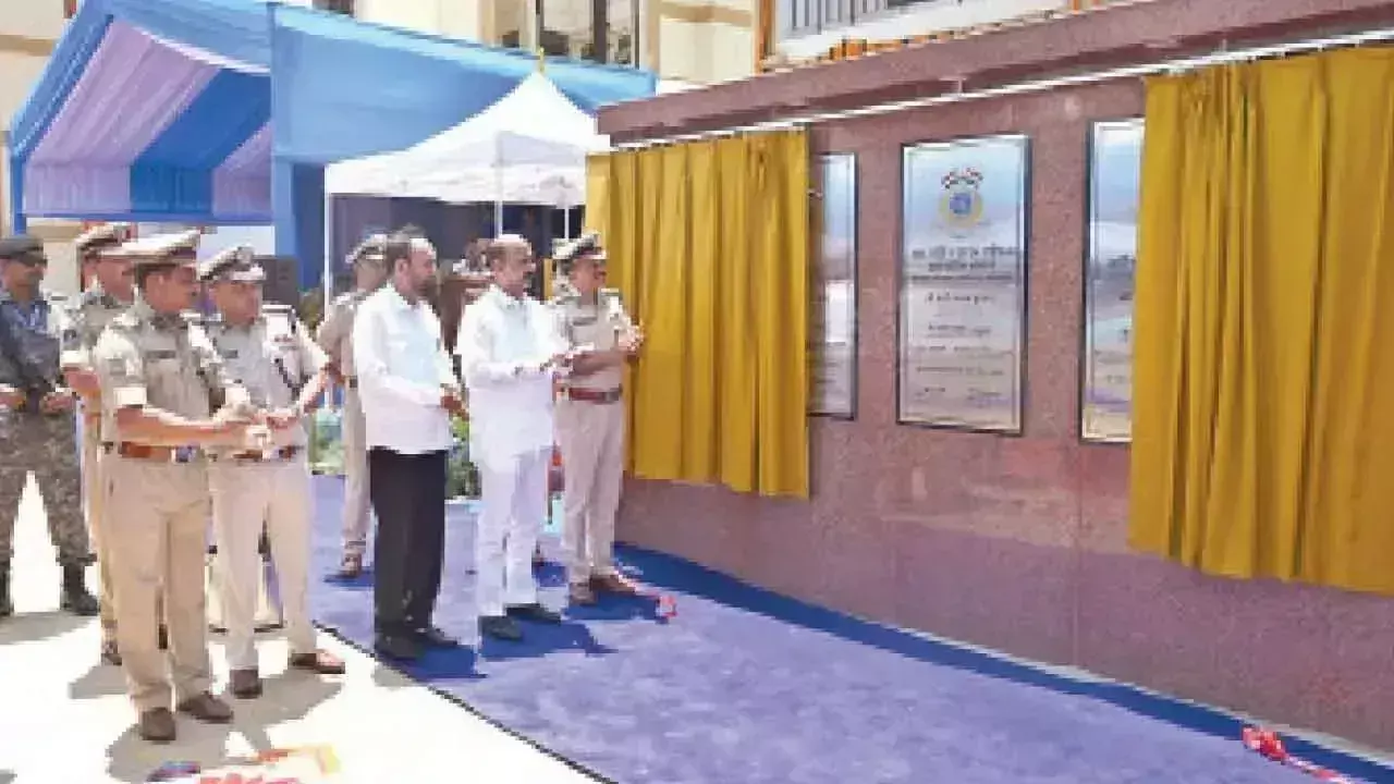 CRPF अर्धसैनिक बलों में सर्वश्रेष्ठ है: बंदी संजय CRPF अर्धसैनिक बलों में सर्वश्रेष्ठ है: बंदी संजय