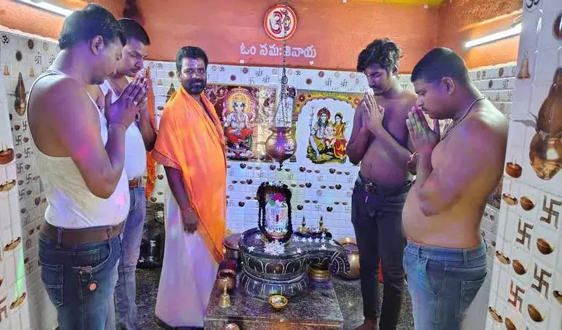MLA पल्ला के शीघ्र स्वस्थ होने के लिए विशेष प्रार्थना MLA पल्ला के शीघ्र स्वस्थ होने के लिए विशेष प्रार्थना