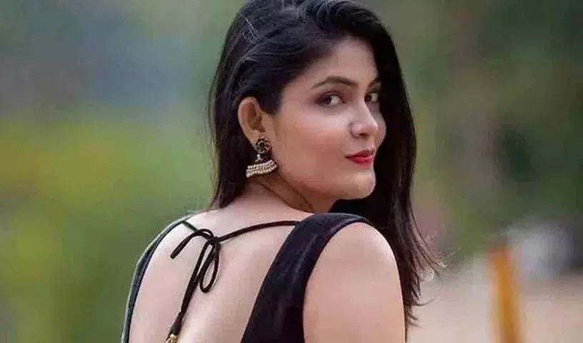 अभिनेत्री Kalpika Ganesh के खिलाफ एक और मामला दर्ज अभिनेत्री Kalpika Ganesh के खिलाफ एक और मामला दर्ज