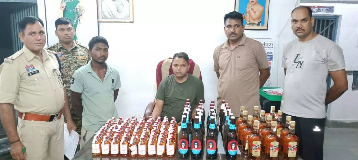 छाल पुलिस की ने अंग्रेजी शराब का बड़ा स्टाक पकड़ा, तस्कर गिरफ्तार छाल पुलिस की ने अंग्रेजी शराब का बड़ा स्टाक पकड़ा, तस्कर गिरफ्तार