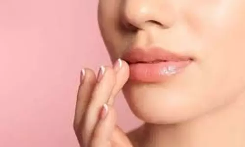 Beauty Tips : होठों को भी होती है स्क्रबिंग की जरूरत, तैयार करें और लगाएं ये तीन स्क्रब,मिलेंगे गुलाबी होंठ Beauty Tips : होठों को भी होती है स्क्रबिंग की जरूरत, तैयार करें और लगाएं ये तीन स्क्रब,मिलेंगे गुलाबी होंठ
