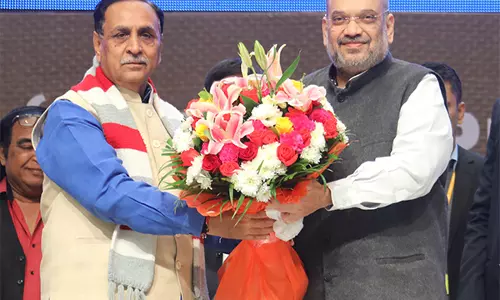 Amit Shah ने गुजरात के पूर्व सीएम विजय रूपाणी को श्रद्धांजलि दी