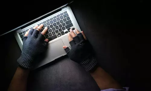 Indore : लॉ स्टूडेंट से ऑनलाइन ठगी, 10 लाख रुपये ठगे गए; 1 गिरफ्तार Indore : लॉ स्टूडेंट से ऑनलाइन ठगी, 10 लाख रुपये ठगे गए; 1 गिरफ्तार