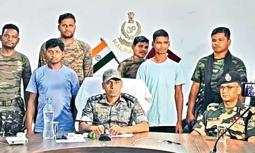 Odisha: पुलिस ने दो माओवादियों को गिरफ्तार कर उनके उपकरण जब्त किए Odisha: पुलिस ने दो माओवादियों को गिरफ्तार कर उनके उपकरण जब्त किए