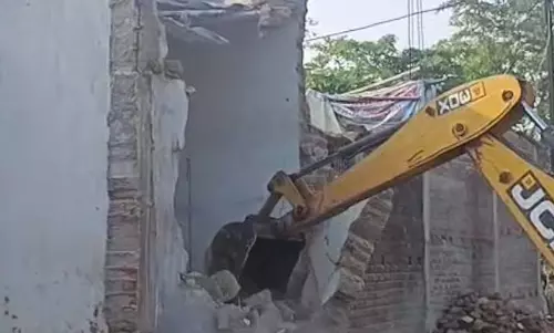 वन विभाग की जमीन में बने 39 घरों पर चला बुलडोजर, अतिक्रमण पर कार्रवाई