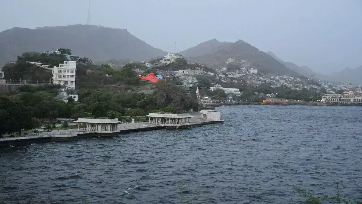 Ajmer: आनासागर झील के गेट किए गए बंद