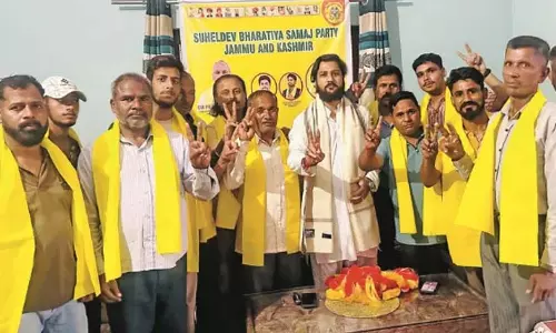 बीएसपी नेता एसबीएसपी में शामिल हुए बीएसपी नेता एसबीएसपी में शामिल हुए