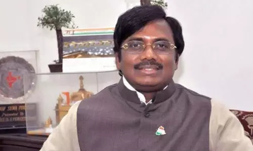 Telangana: निष्क्रिय कांग्रेस नेता विवेक के नेतृत्व में फिर से संगठित हुए