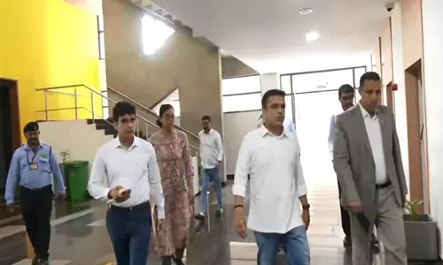 AI-171 दुर्घटना: गुजरात के गृह मंत्री हर्ष संघवी ने DNA परीक्षण प्रक्रिया की समीक्षा की AI-171 दुर्घटना: गुजरात के गृह मंत्री हर्ष संघवी ने DNA परीक्षण प्रक्रिया की समीक्षा की