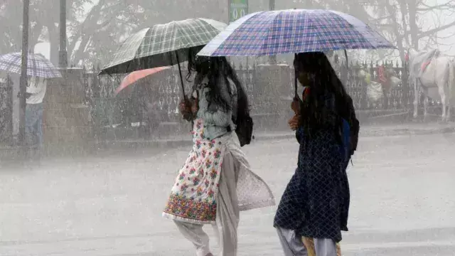 Dehradun सहित कई जिलों में मौसम का बदलेगा मिजाज, अलर्ट जारी Dehradun सहित कई जिलों में मौसम का बदलेगा मिजाज, अलर्ट जारी