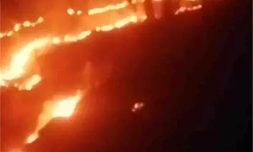 Jammu Kashmir:  LoC के पास चारों तरफ लगी आग,मची अफरा-तफरी