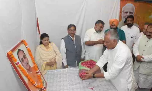 पंजाब BJP नेताओं ने विजय रूपाणी को दी श्रद्धांजलि पंजाब BJP नेताओं ने विजय रूपाणी को दी श्रद्धांजलि