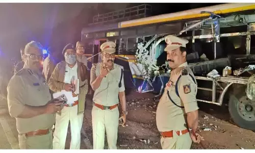 भीषण सड़क दुर्घटना में दो बच्चों समेत चार की मौत