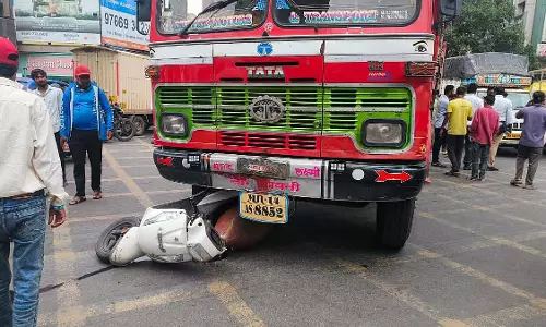 Pune : दुर्घटना के बाद गंगाधाम चौक-कोंढवा रोड पर शराब की दुकानें स्थानांतरित की जाएंगी Pune : दुर्घटना के बाद गंगाधाम चौक-कोंढवा रोड पर शराब की दुकानें स्थानांतरित की जाएंगी