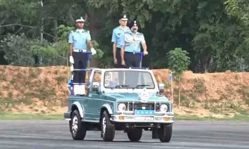 Air Force Chief AP Singh ने हैदराबाद में संयुक्त स्नातक परेड का निरीक्षण किया