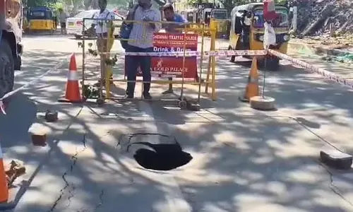 पेरम्बूर रोड पर अचानक 6 फीट गहरा गड्ढा: क्या मेट्रो के काम की वजह से ऐसा हुआ