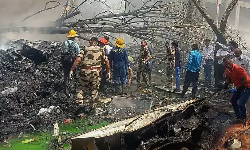 एयर इंडिया विमान दुर्घटना: मृतकों की संख्या बढ़कर 274 हुई, हॉस्टल छात्रों की मौत का आंकड़ा भी बढ़ा