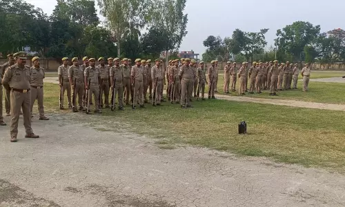 Farrukhabad: यातायात नियमों का पालन करें, जीवन की करें रक्षा: एसपी Farrukhabad: यातायात नियमों का पालन करें, जीवन की करें रक्षा: एसपी