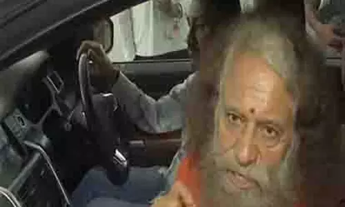 योग गुरु चिदानंद सरस्वती ने अहमदाबाद में AI-171 विमान दुर्घटना के प्रभावित परिवारों के प्रति संवेदना व्यक्त की योग गुरु चिदानंद सरस्वती ने अहमदाबाद में AI-171 विमान दुर्घटना के प्रभावित परिवारों के प्रति संवेदना व्यक्त की