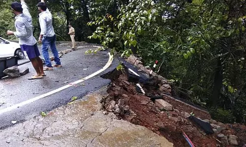 Karnataka : कल से साढ़े तीन महीने के लिए अगुम्बे घाट पर भारी वाहनों का आवागमन प्रतिबंधित Karnataka : कल से साढ़े तीन महीने के लिए अगुम्बे घाट पर भारी वाहनों का आवागमन प्रतिबंधित