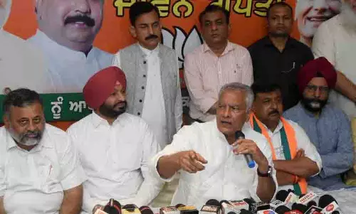 सिर्फ बात करने से नशाखोरी खत्म नहीं होगी, कार्रवाई की जरूरत: Jakhar