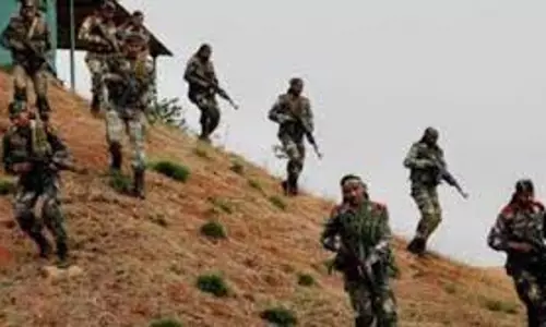 नक्सल ऑपरेशन में IED धमाका, CRPF जवान घायल नक्सल ऑपरेशन में IED धमाका, CRPF जवान घायल