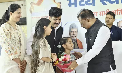 झूलेलाल धाम में आयोजित भव्य स्वास्थ्य शिविर में शामिल हुए CM विष्णुदेव साय झूलेलाल धाम में आयोजित भव्य स्वास्थ्य शिविर में शामिल हुए CM विष्णुदेव साय