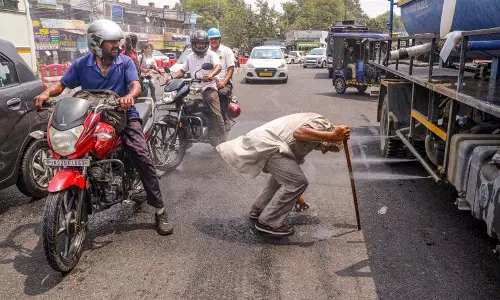 J&K भीषण गर्मी की चपेट में, 20 जून तक मानसून से राहत मिलने की संभावना J&K भीषण गर्मी की चपेट में, 20 जून तक मानसून से राहत मिलने की संभावना