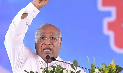 कल्याण कर्नाटक क्षेत्र को बेंगलुरु और मैसूर की तरह बदलें: Mallikarjun Kharge कल्याण कर्नाटक क्षेत्र को बेंगलुरु और मैसूर की तरह बदलें: Mallikarjun Kharge