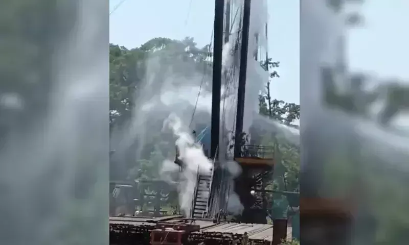 Assam : शिवसागर में ओएनजीसी गैस विस्फोट के बाद 70 परिवारों को निकाला गया Assam : शिवसागर में ओएनजीसी गैस विस्फोट के बाद 70 परिवारों को निकाला गया