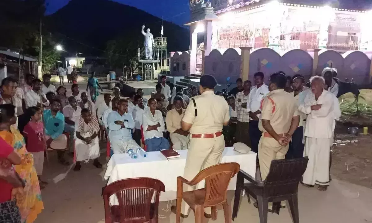 Andhra: पुलिस अतिसंवेदनशील गांवों पर नजर रखे हुए है