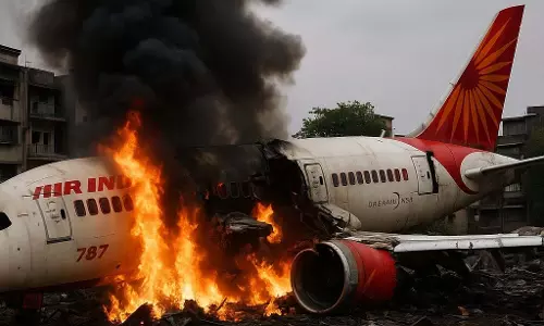 विमान हादसे को लेकर AIR INDIA ने बढ़ाया मदद का हाथ, पीड़ितों को मिलेगा 25 लाख मुआवजा