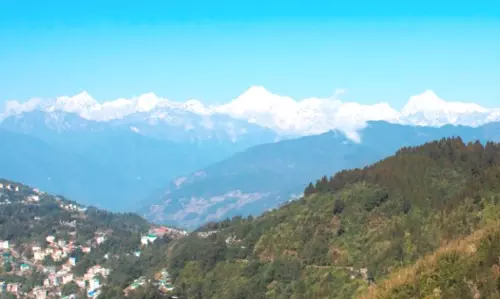 Sikkim : कंचनजंगा शिखर सम्मेलन पंक्ति सिब्लाक काबी-लुंगचोक में पूजा आयोजित करेगा Sikkim : कंचनजंगा शिखर सम्मेलन पंक्ति सिब्लाक काबी-लुंगचोक में पूजा आयोजित करेगा