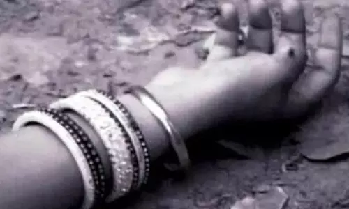 Gumla: चैनपुर में महिला की टांगी से मार कर हत्या, 3 घायल, हमलावर कुएं में कूदा Gumla: चैनपुर में महिला की टांगी से मार कर हत्या, 3 घायल, हमलावर कुएं में कूदा