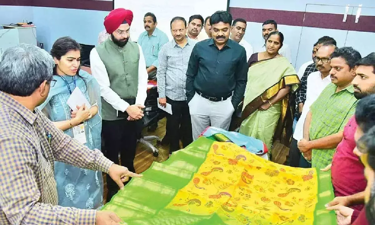 Andhra: चिराला की कुप्पदम रेशम साड़ियों को राष्ट्रीय पुरस्कार के लिए चुना गया Andhra: चिराला की कुप्पदम रेशम साड़ियों को राष्ट्रीय पुरस्कार के लिए चुना गया