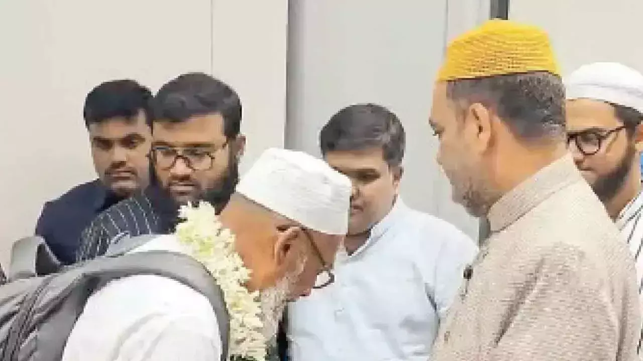 Hyderabad: हज यात्रियों का पहला जत्था शहर लौटा Hyderabad: हज यात्रियों का पहला जत्था शहर लौटा
